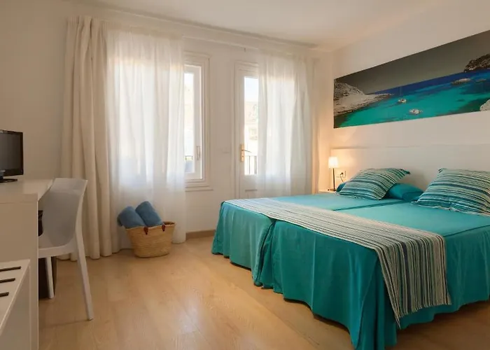 Capri 3* פורט דה פולנסה